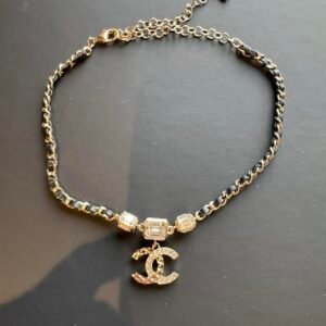Collier Chanel doré et noir