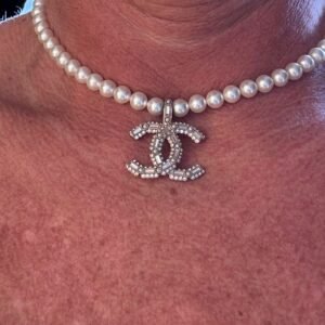 Collier perles & pendentif CC