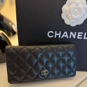 Portefeuille Chanel en cuir noir caviar